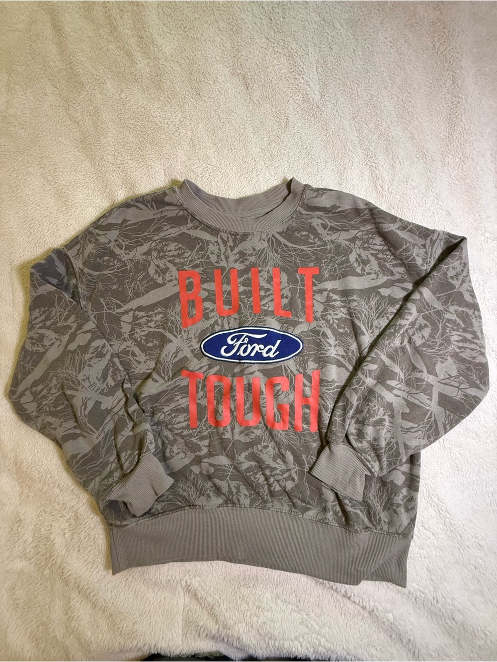 Officially Licensed Women’s Ford Built Tough Gray Crewneck Sweatshirt, size S